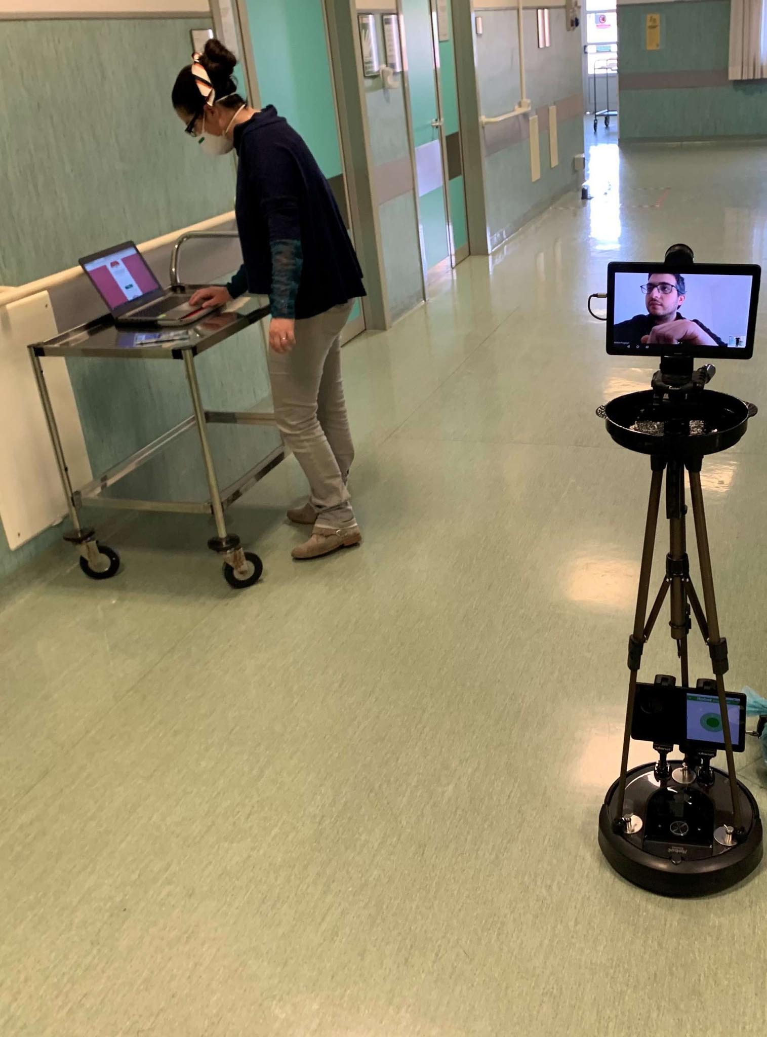 robot iit covid-19 telemedicina videochiamata