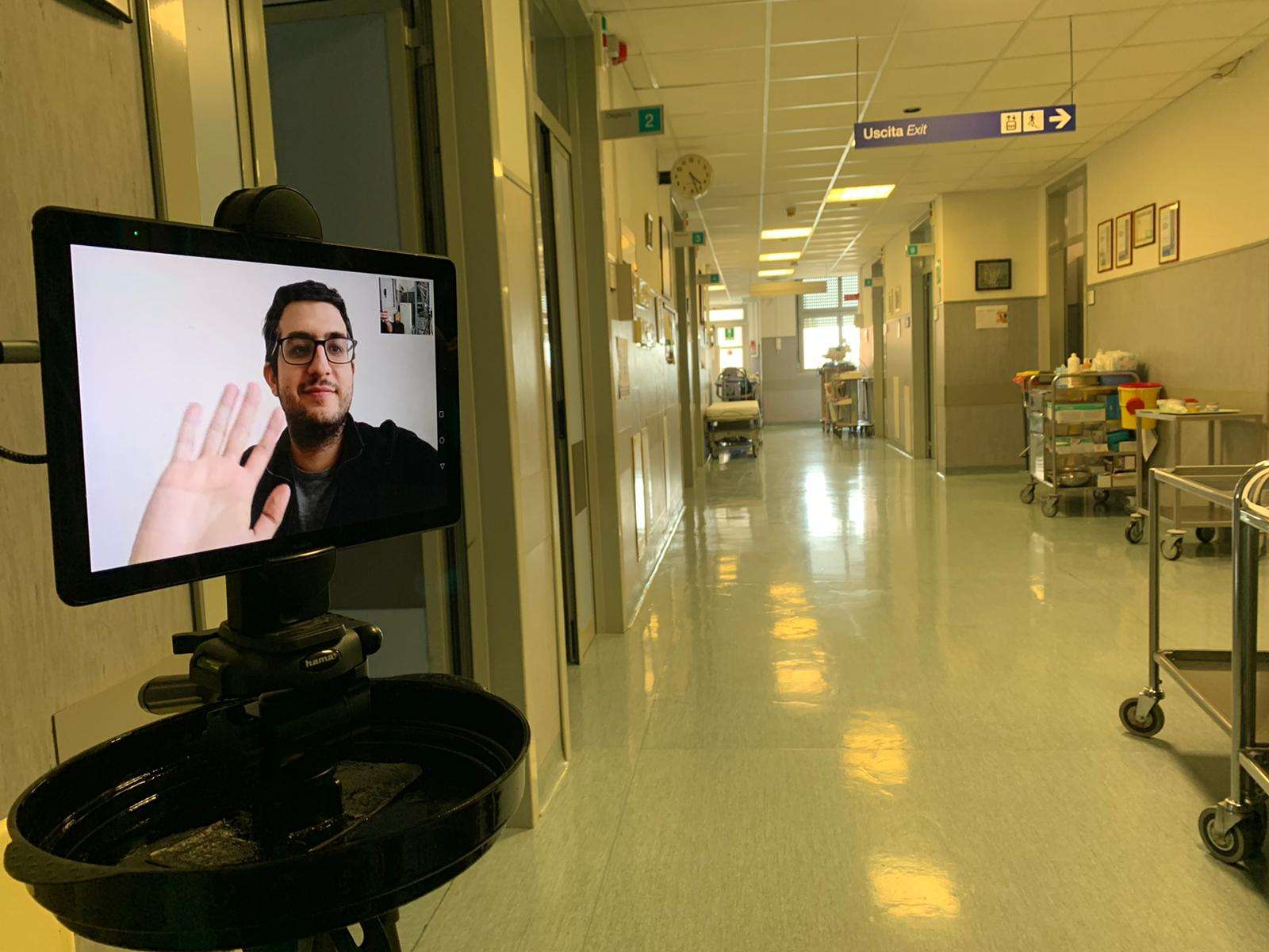 robot iit covid-19 telemedicina videochiamata