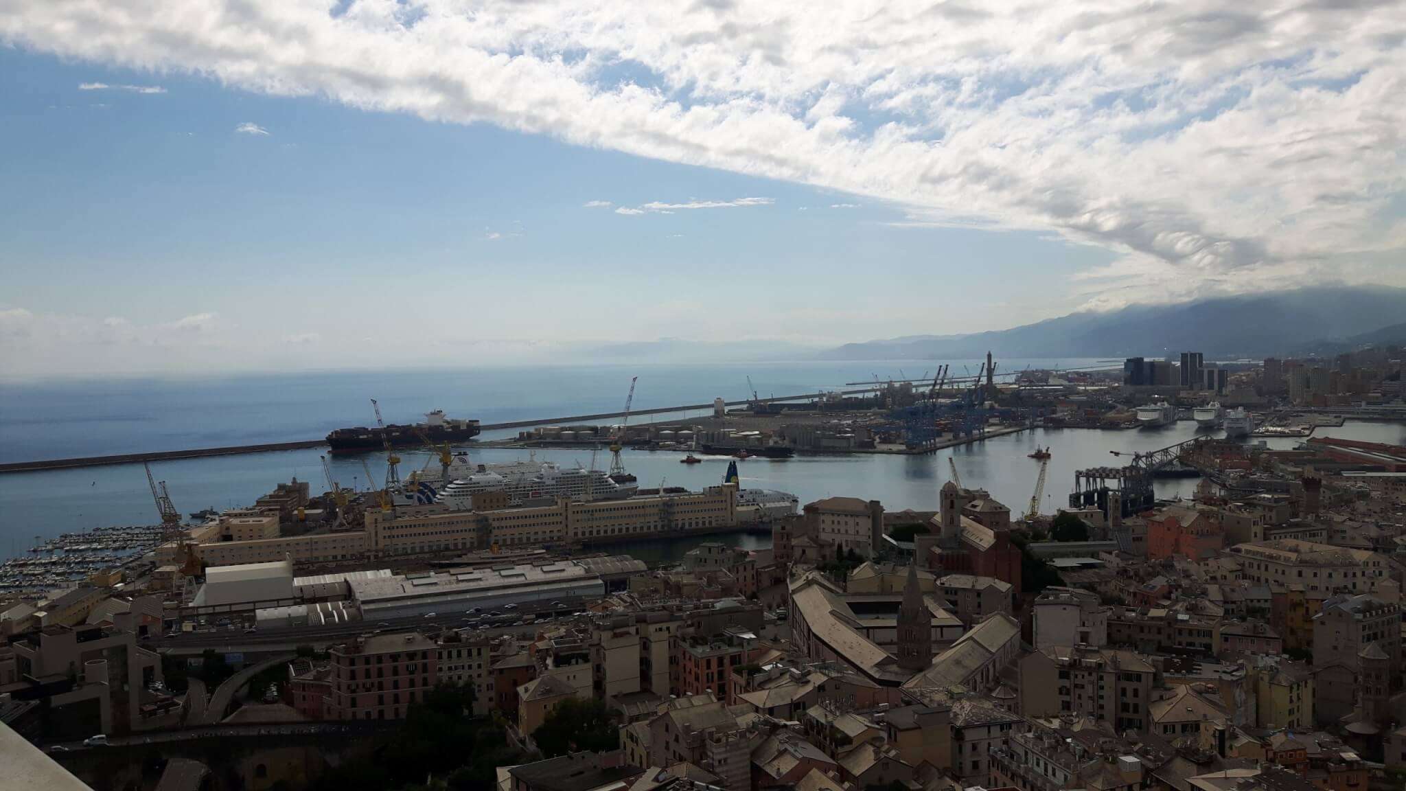 genova panorama, porto di genova, riparazioni navali
