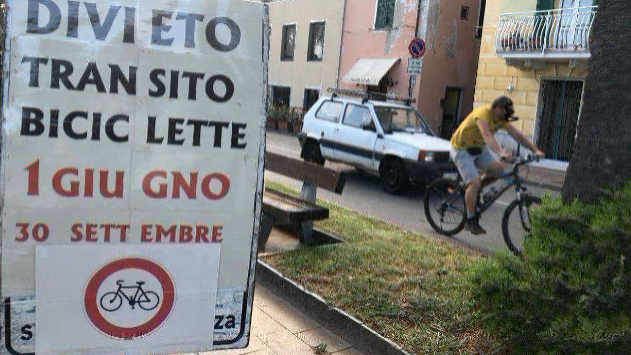 Aurelia Cogoleto divieto bici