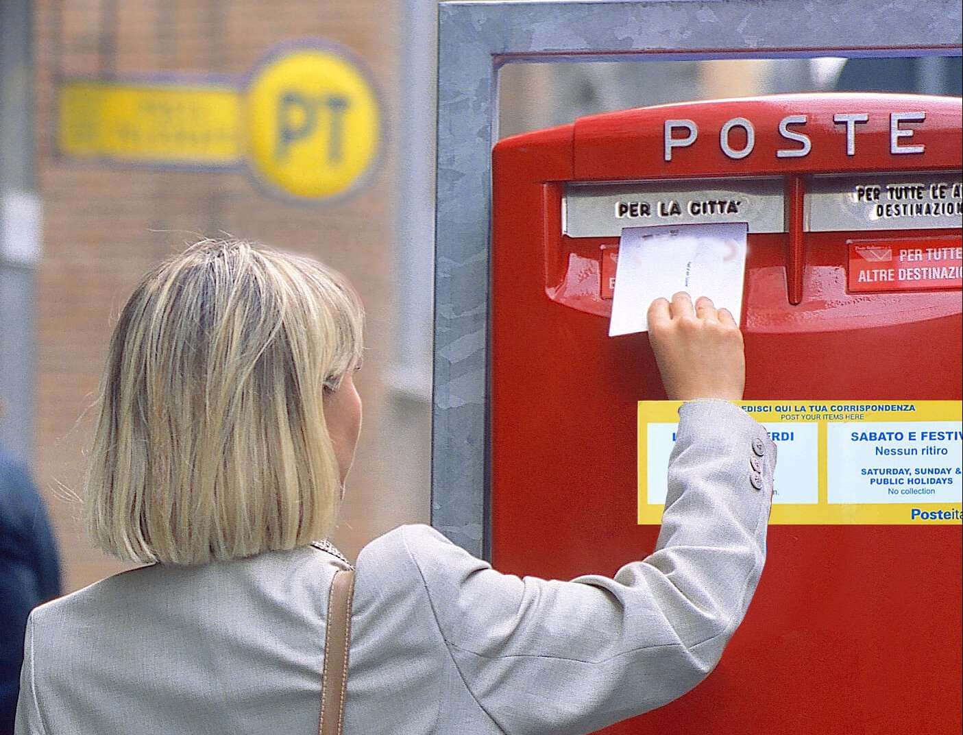Cassetta rossa cassette poste italiane