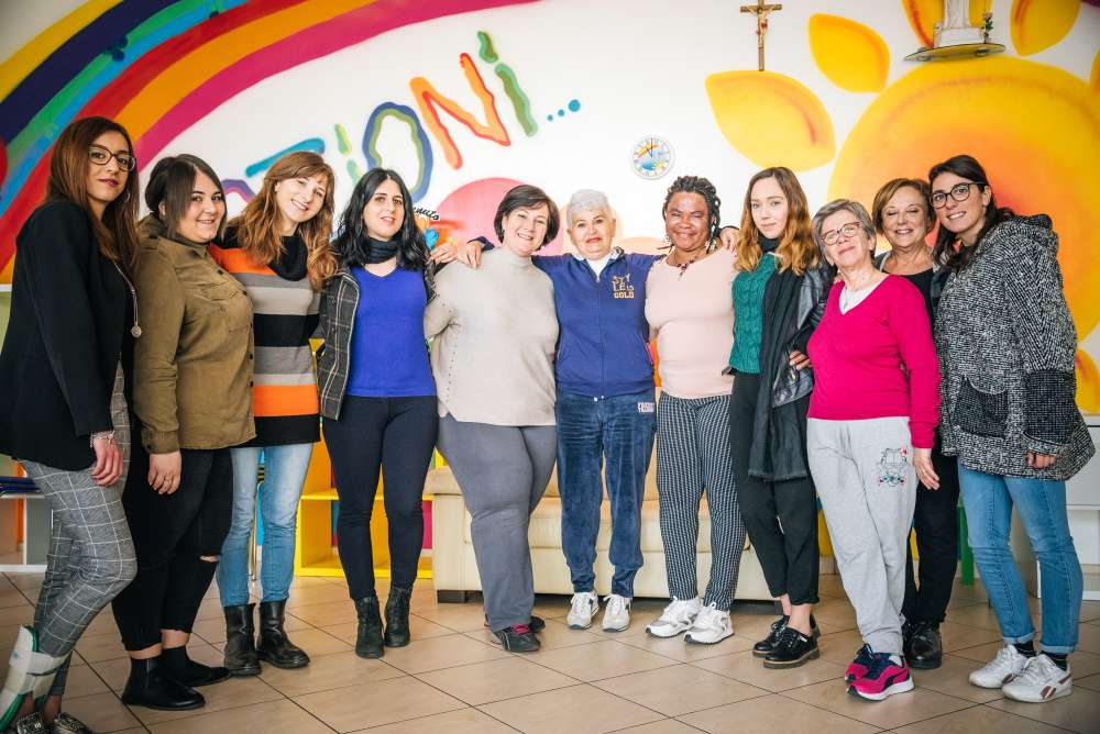 Volontariato, gruppo, donne