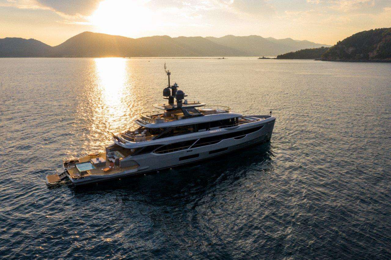 Benetti Oasis 40M – Hull001 – 01