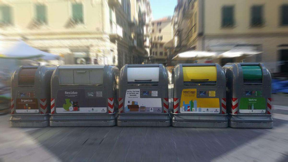 isole zonali, raccolta differenziata, bidoni, rifiuti