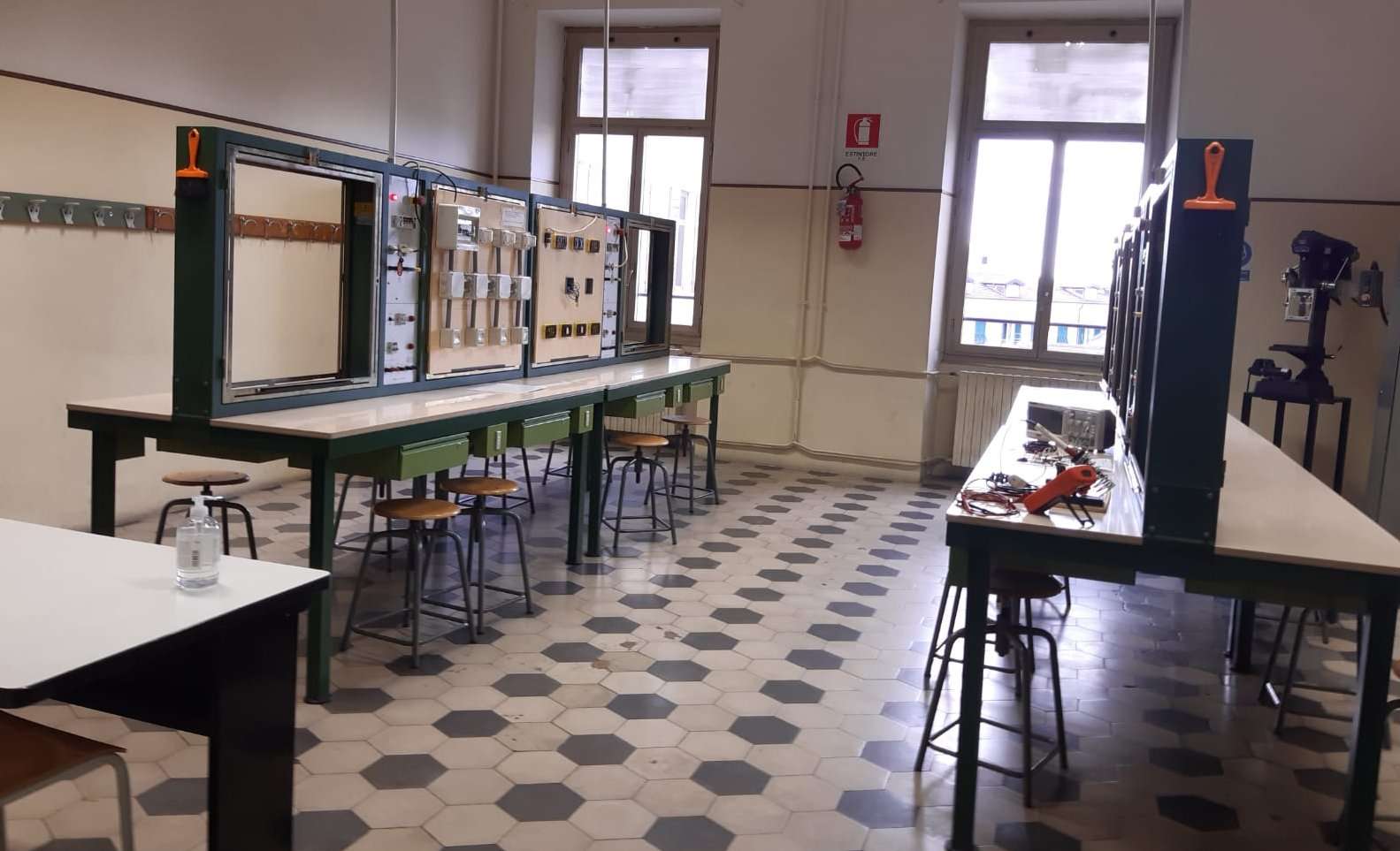 laboratorio istituto professionale
