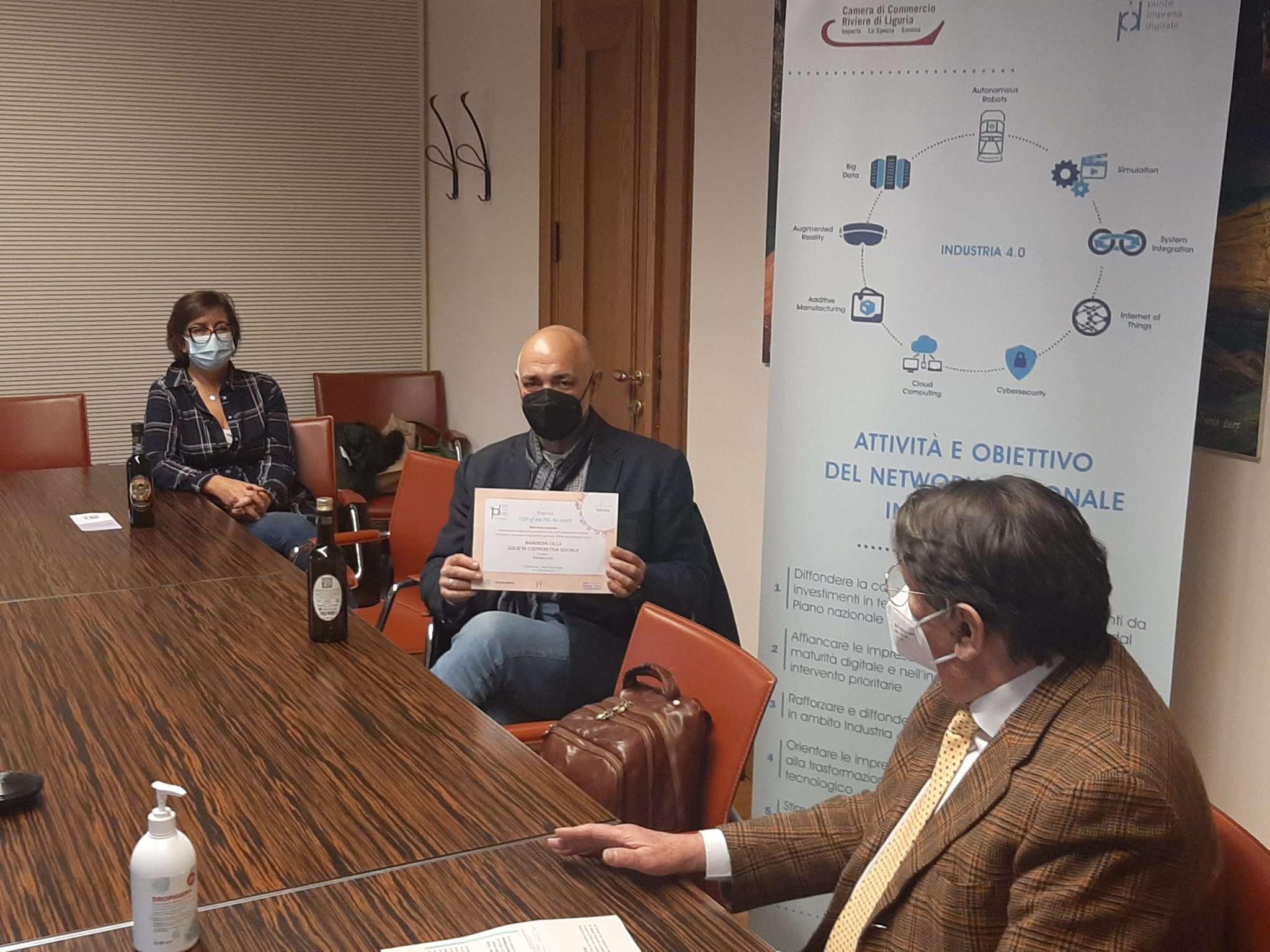 Foto consegna attestato_Lupi_Bazzano_Mela