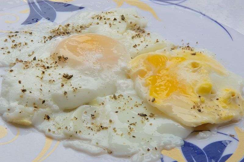 Poached_Eggs_-_Howrah_2015-04-26_8497