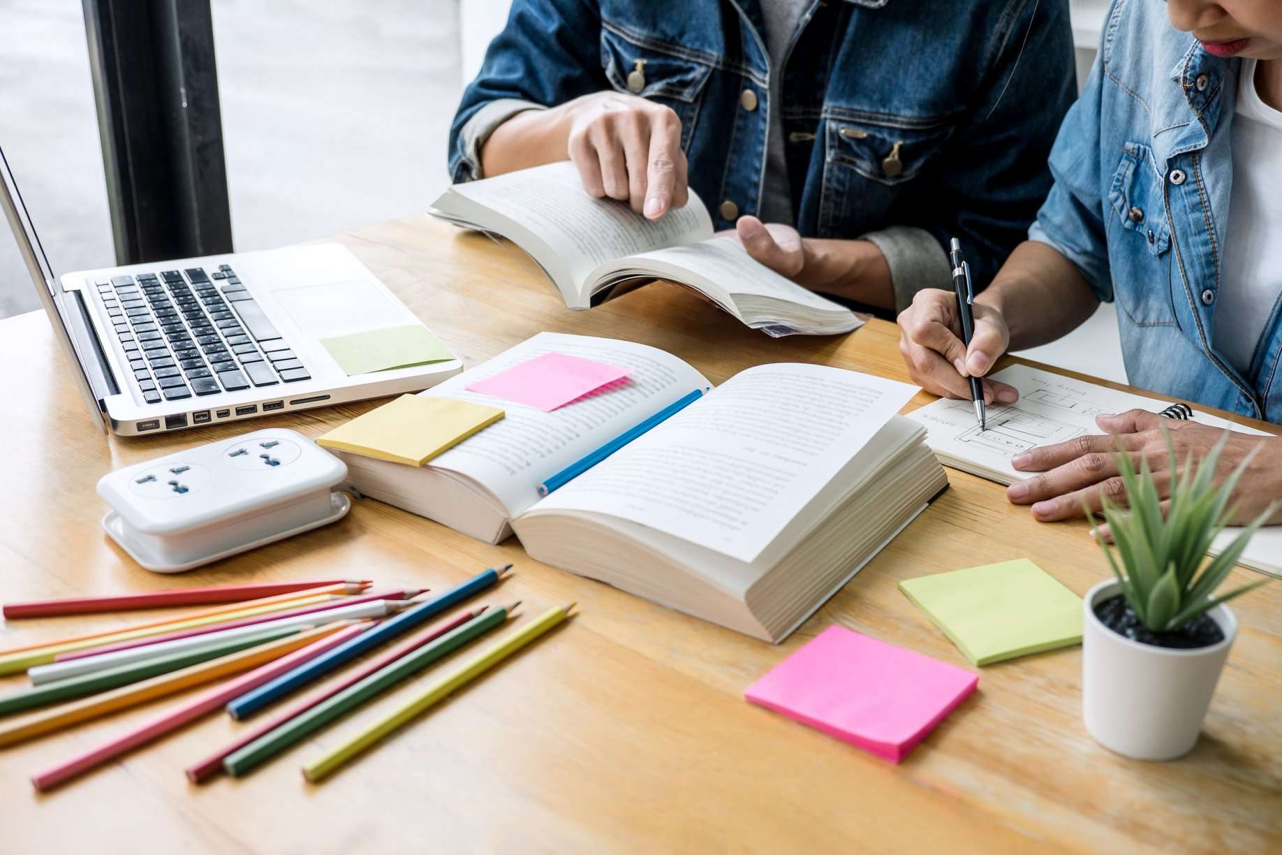 studenti studio ragazzi università scuola giovani