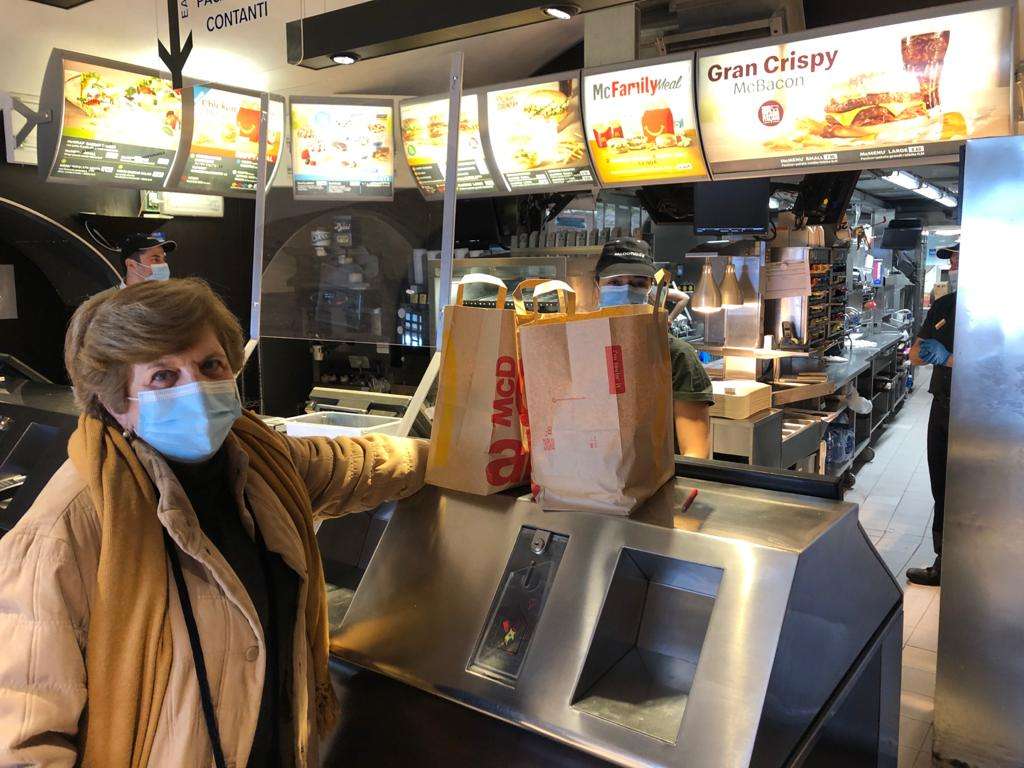 mcdonald’s pasti caldi