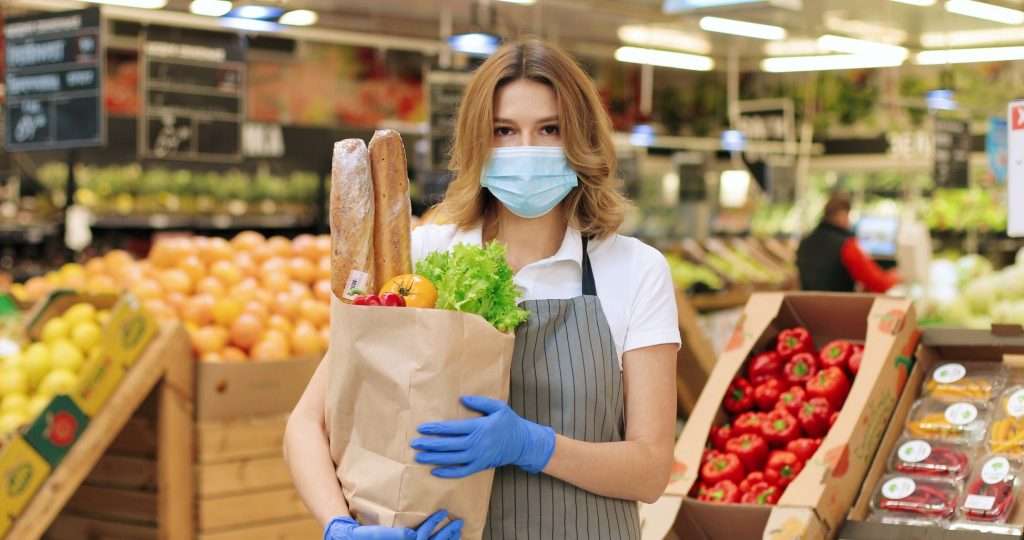 fruttivendolo supermercato covid spesa lavoro comprare consumi