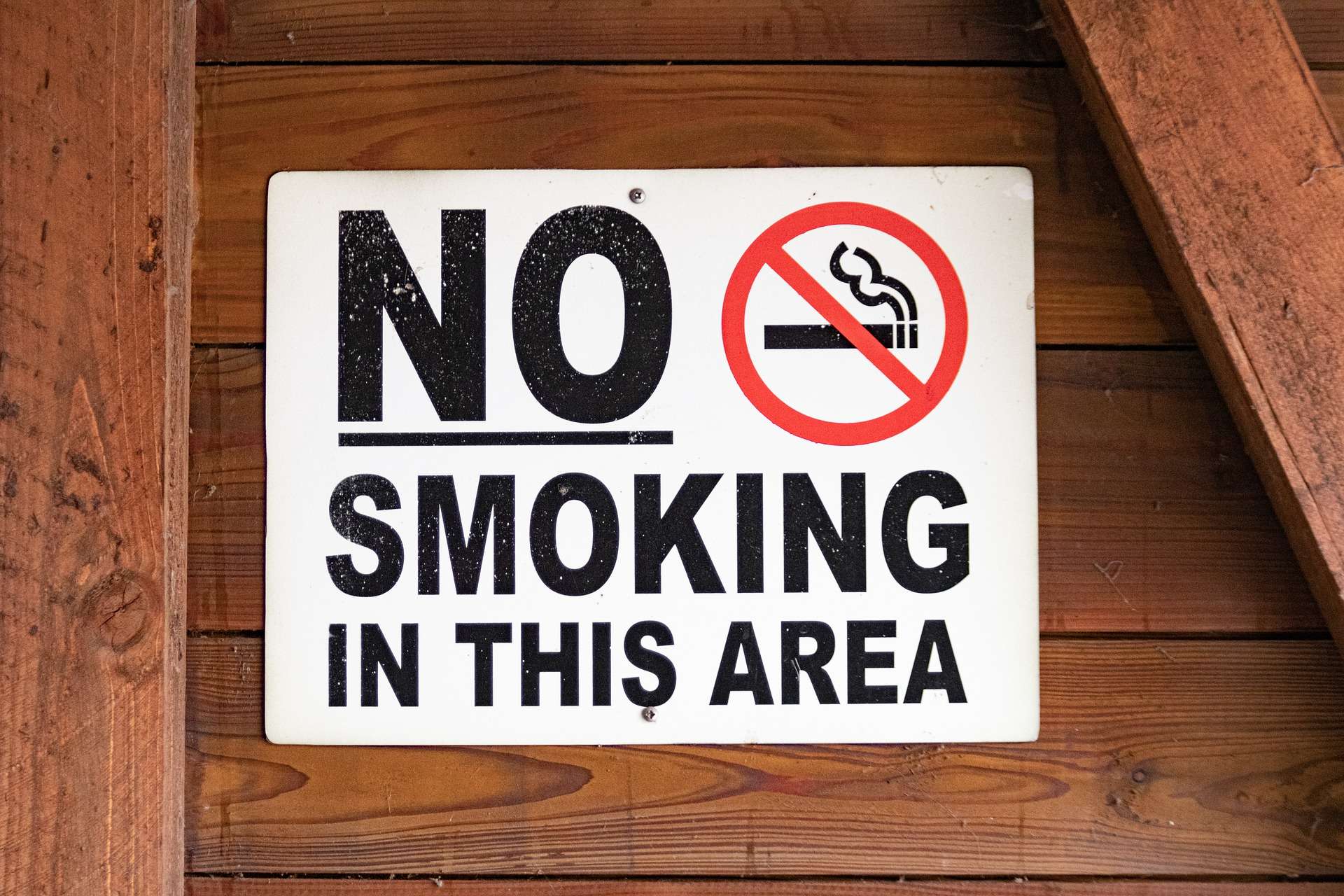 smoke free area no smofking fumare