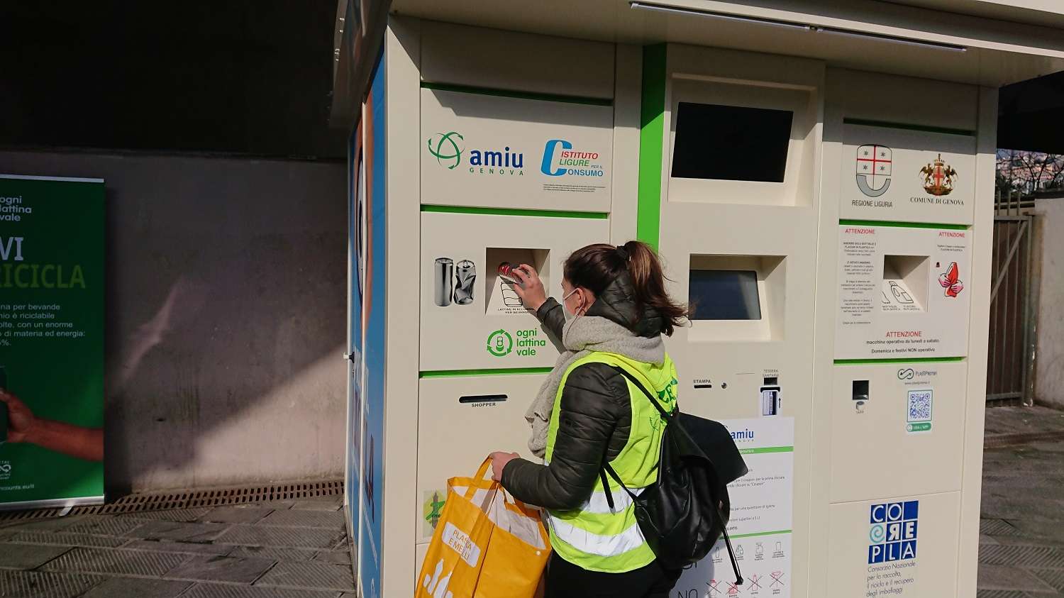 ecocompattatore amiu raccolta differenziata