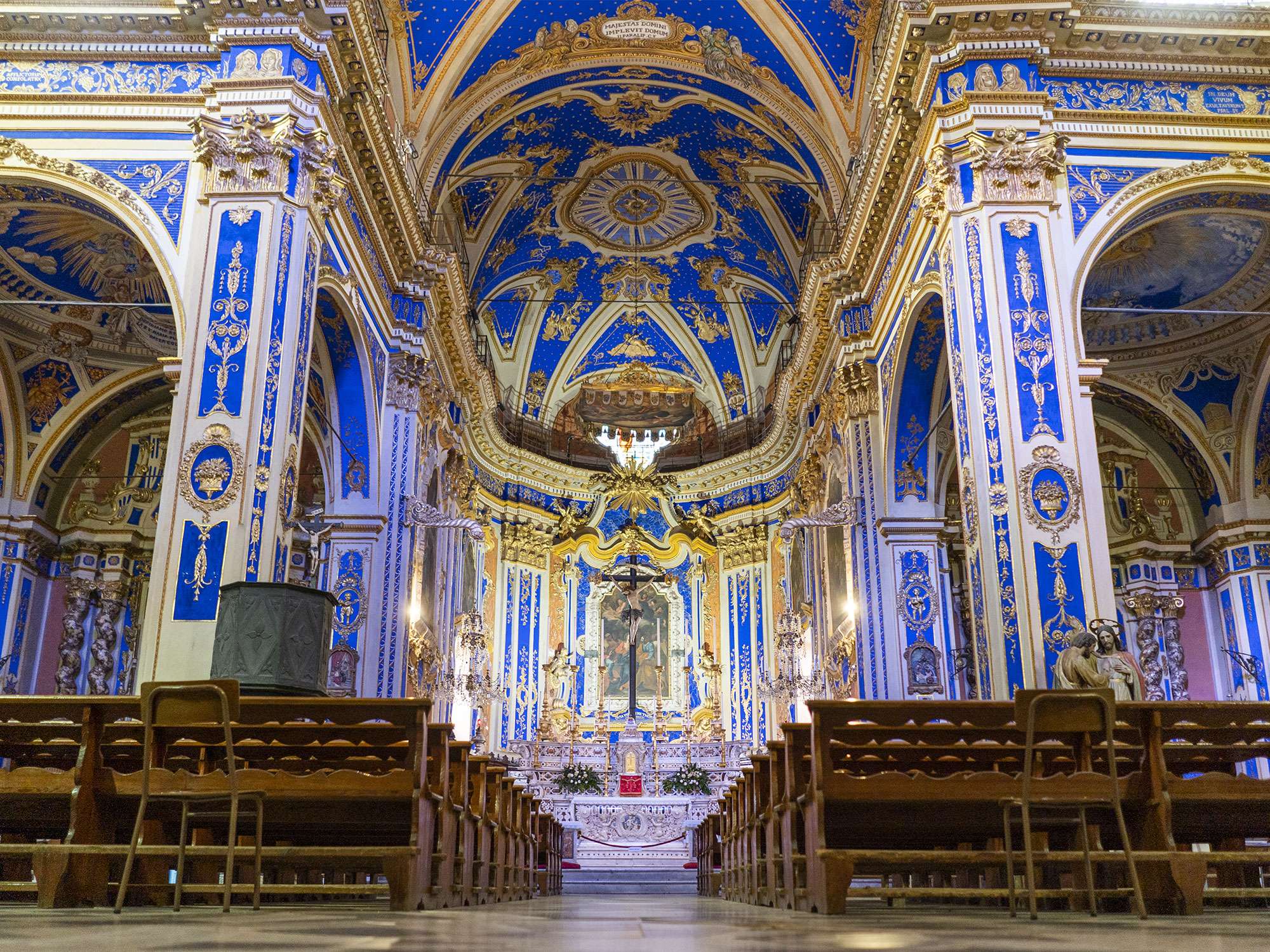 Dolcedo chiesa blu