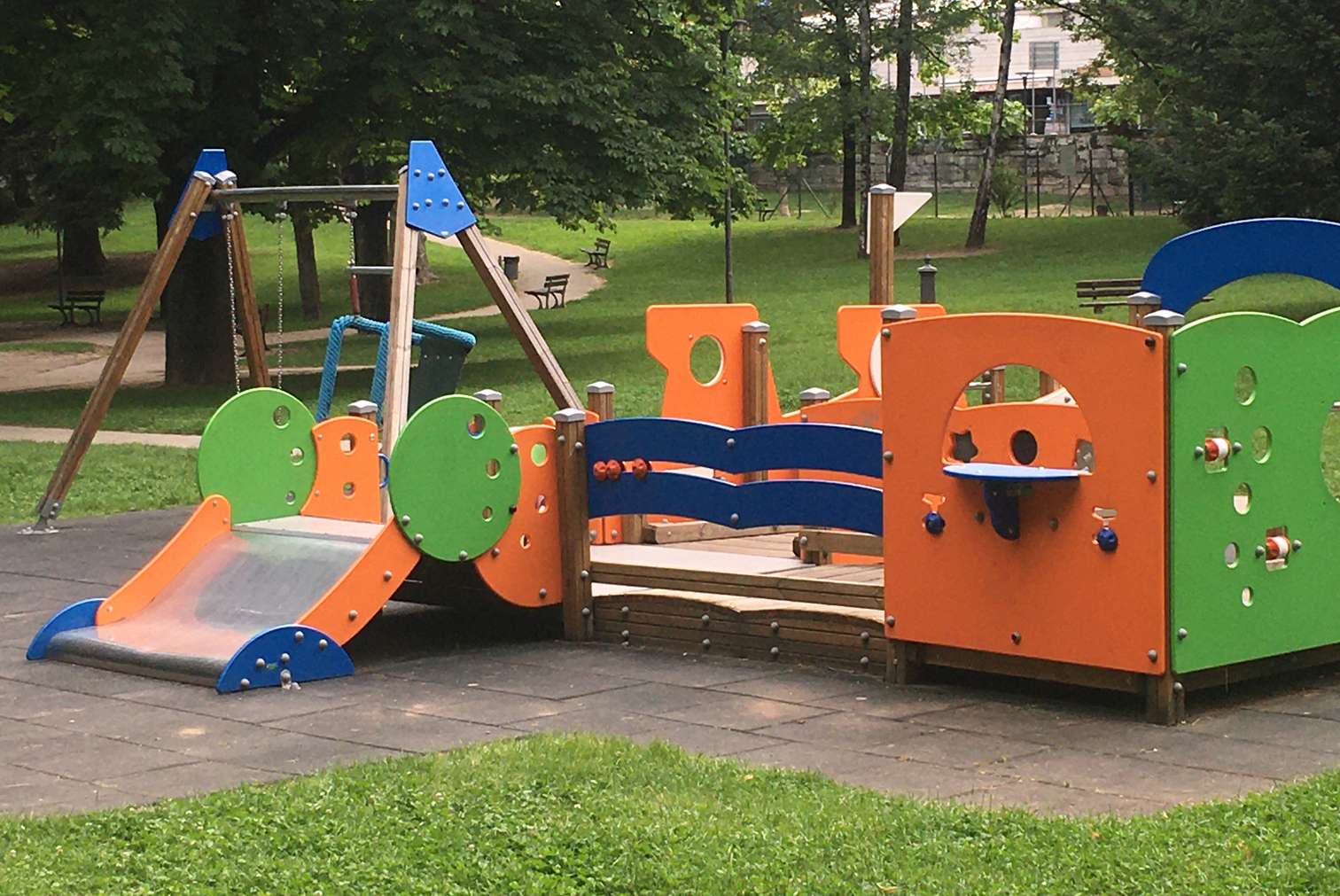 Parco giochi inclusivi