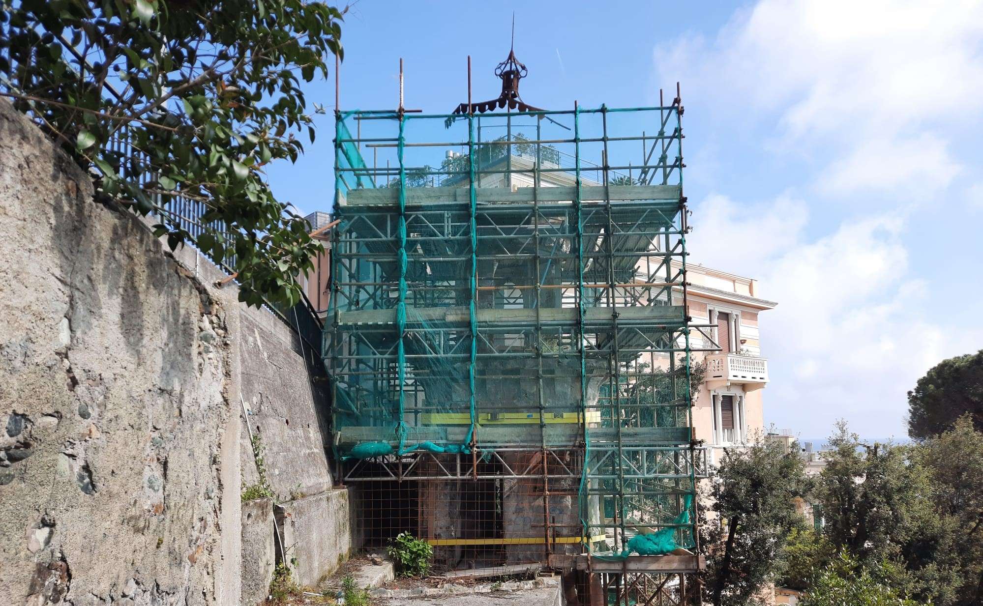 Torretta avvistamento Villa Banfi