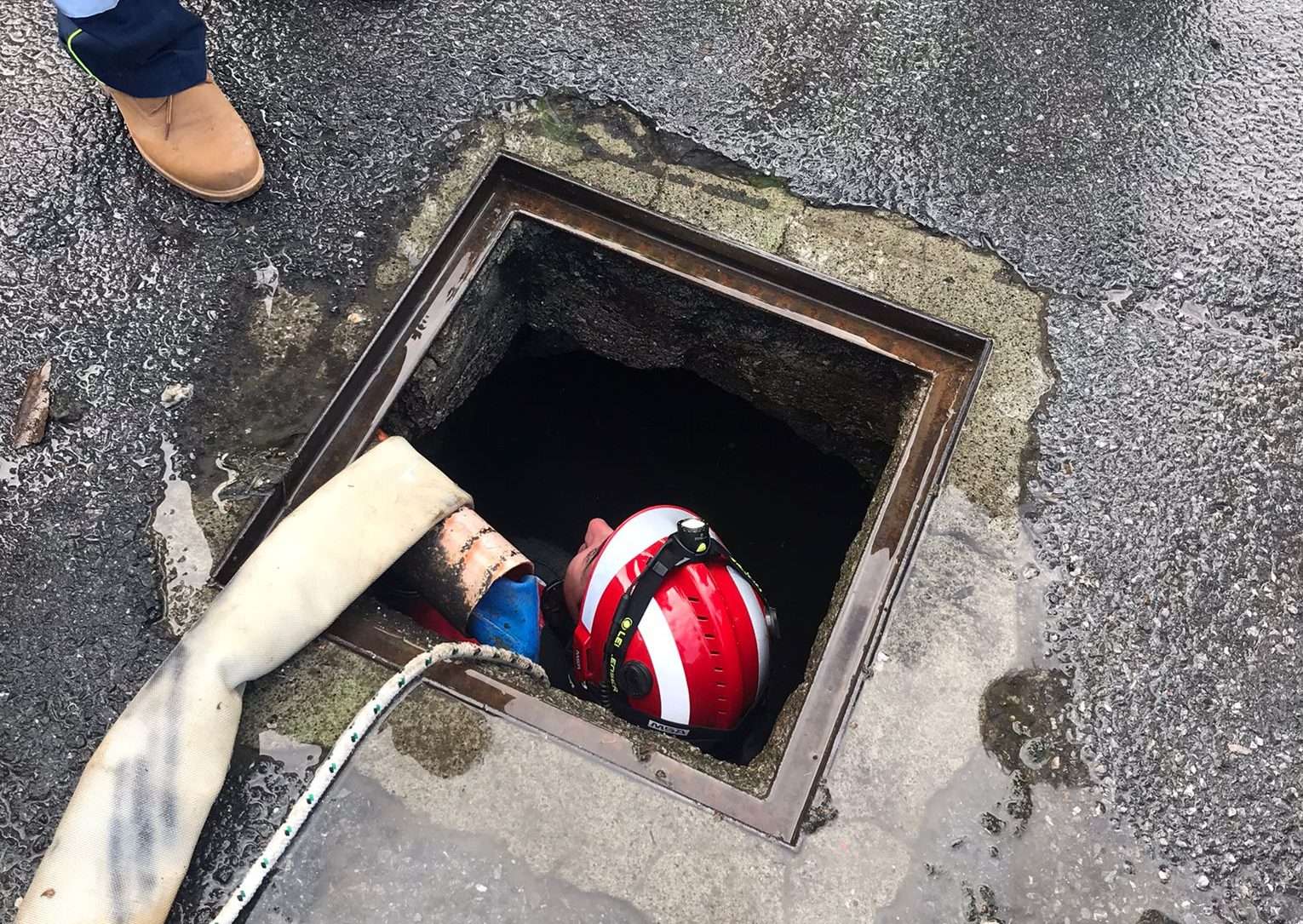 protezione civile albenga intervento di disostruzione di un canale sotterraneo (7)