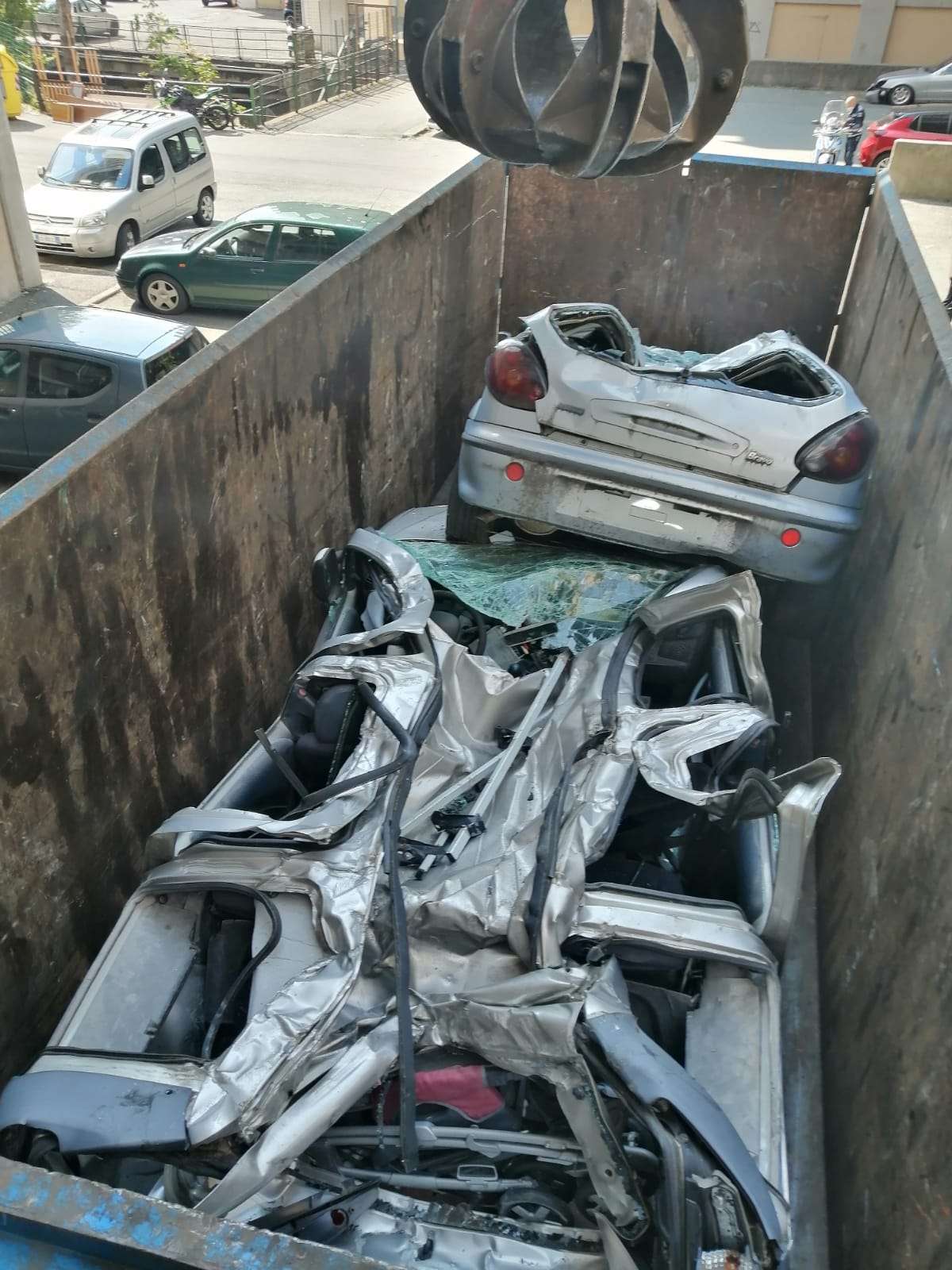 veicoli abbandonati rimossi