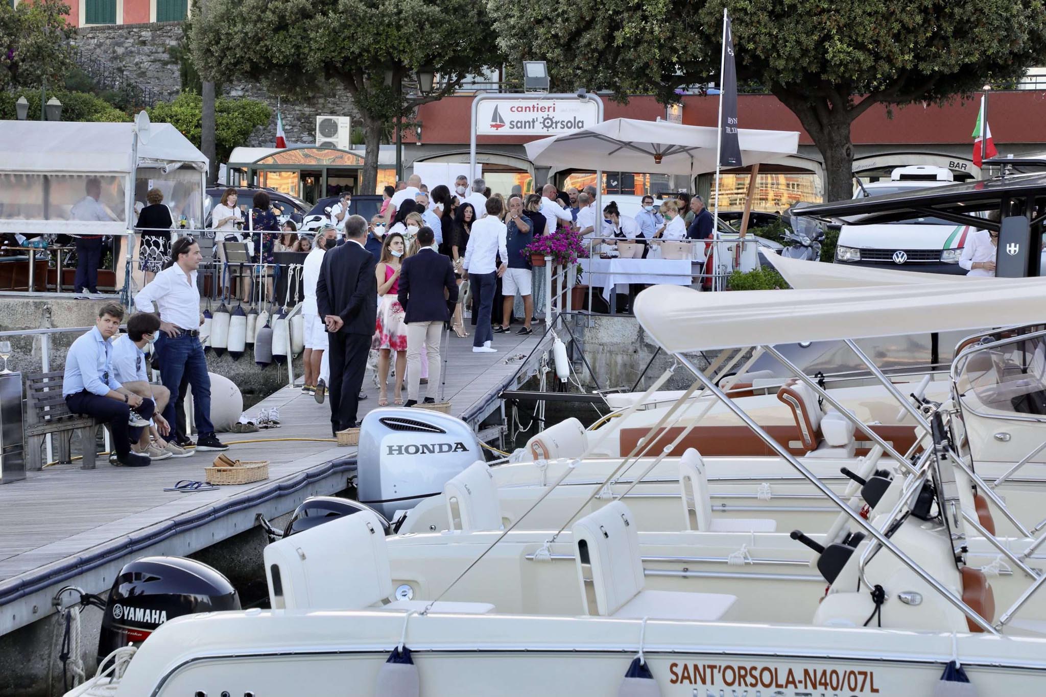 nautica yacht invictus capoforte store bertelli