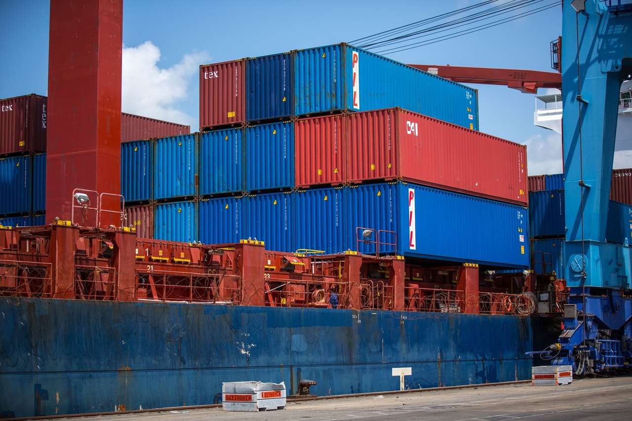 export esportazioni container merci traffici