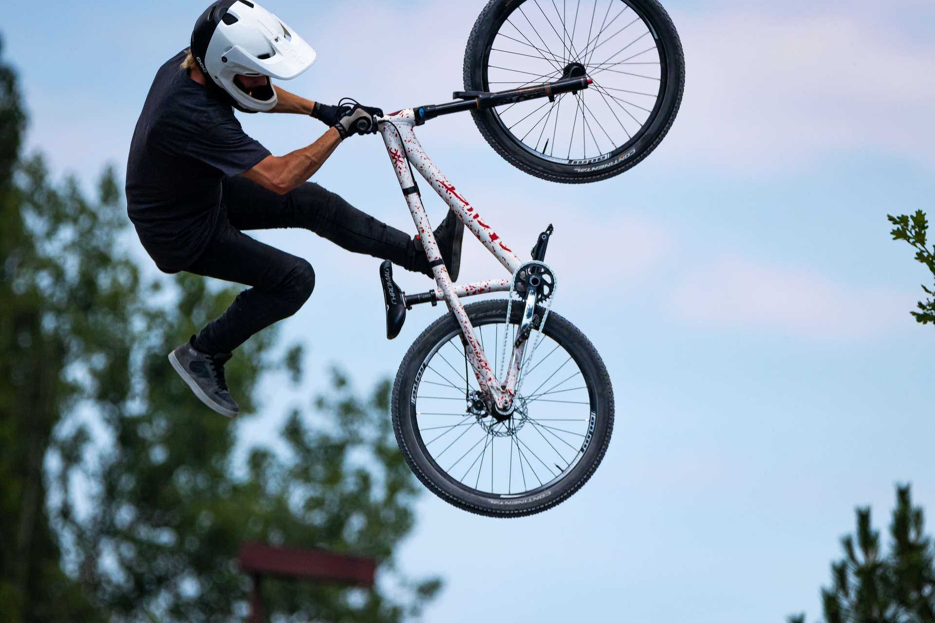 mountain-bike- pump track