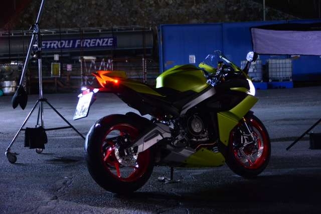 pubblicità aprilia1