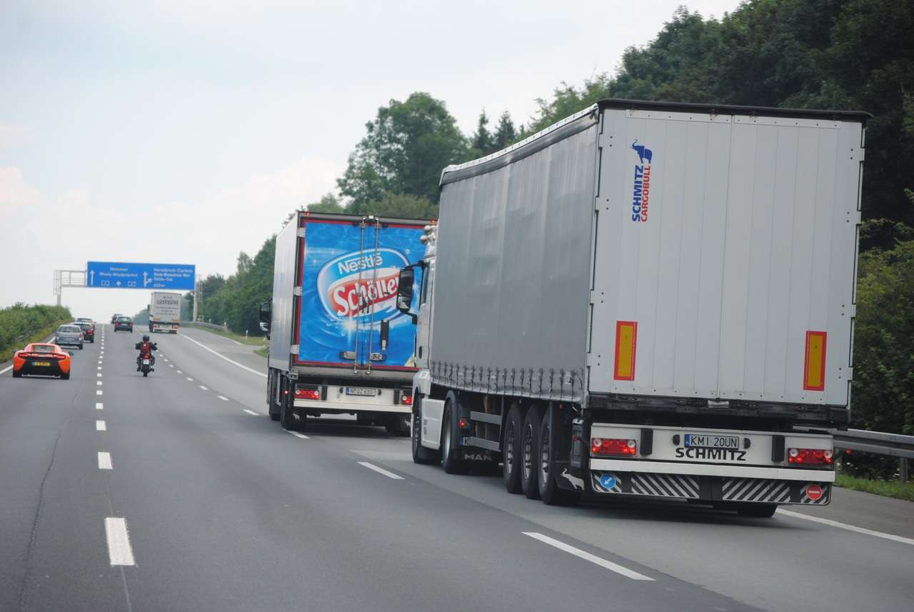 tir autostrada trasporti camion
