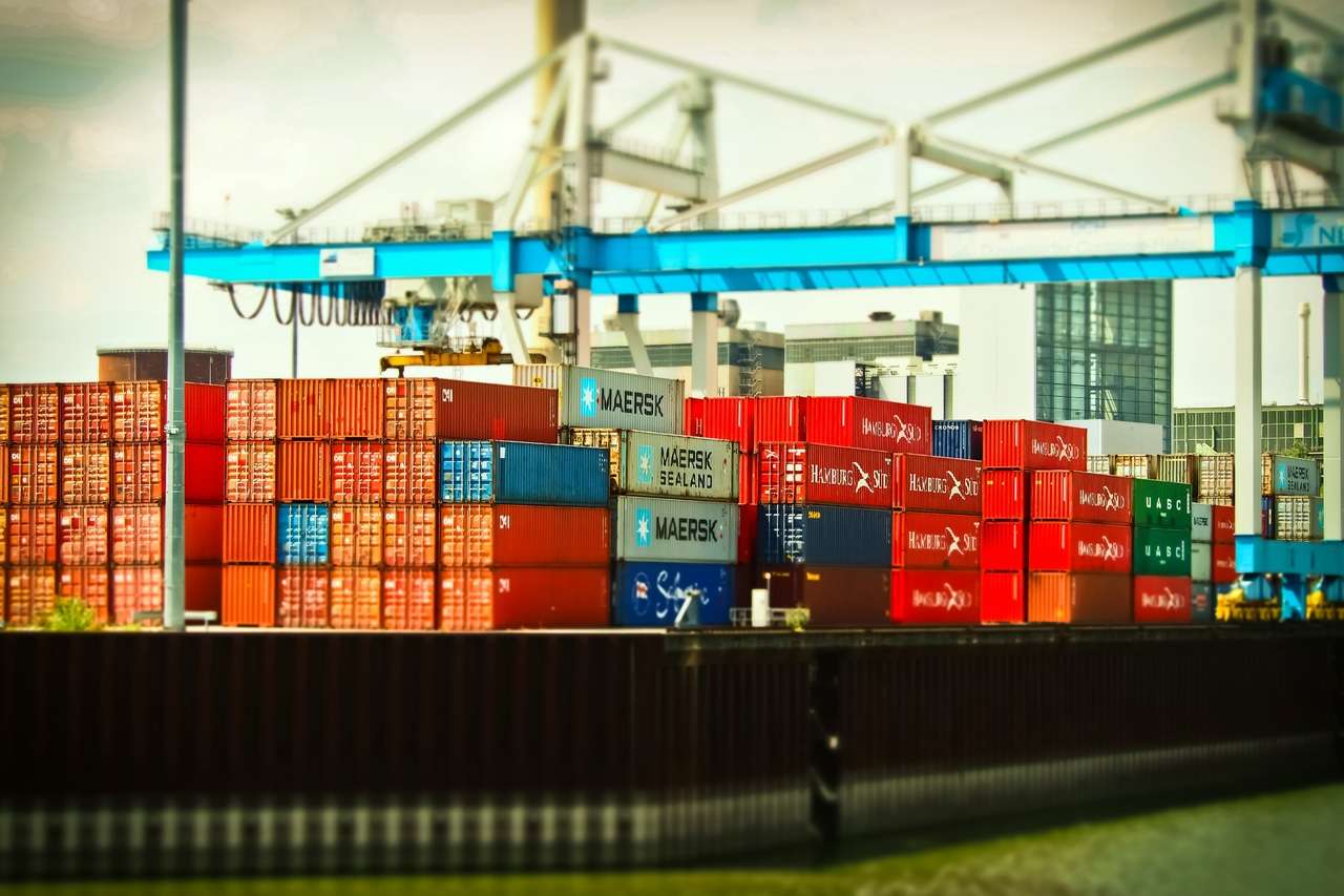 export esportazioni container merci traffici