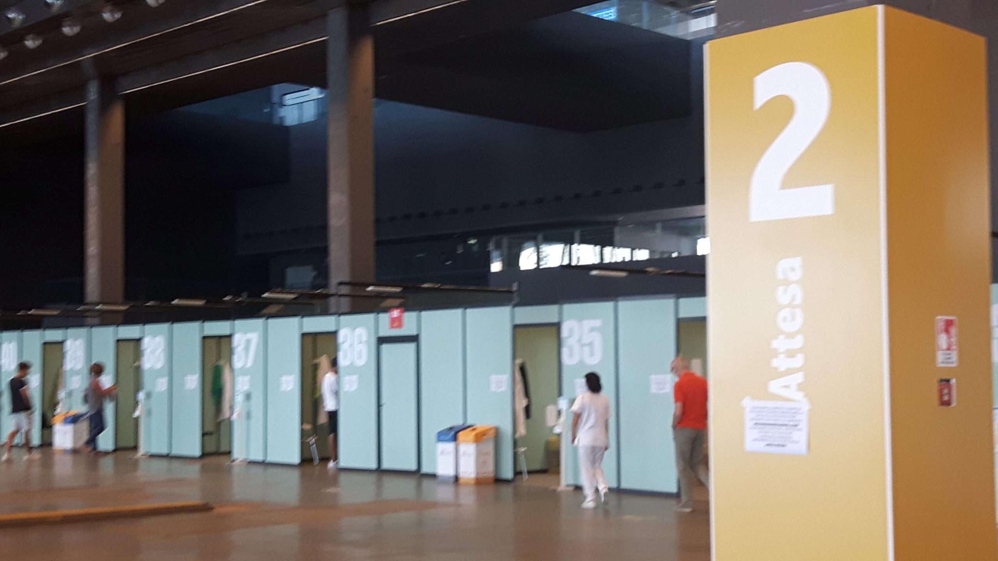 vaccinazioni, vaccini, hub fiera