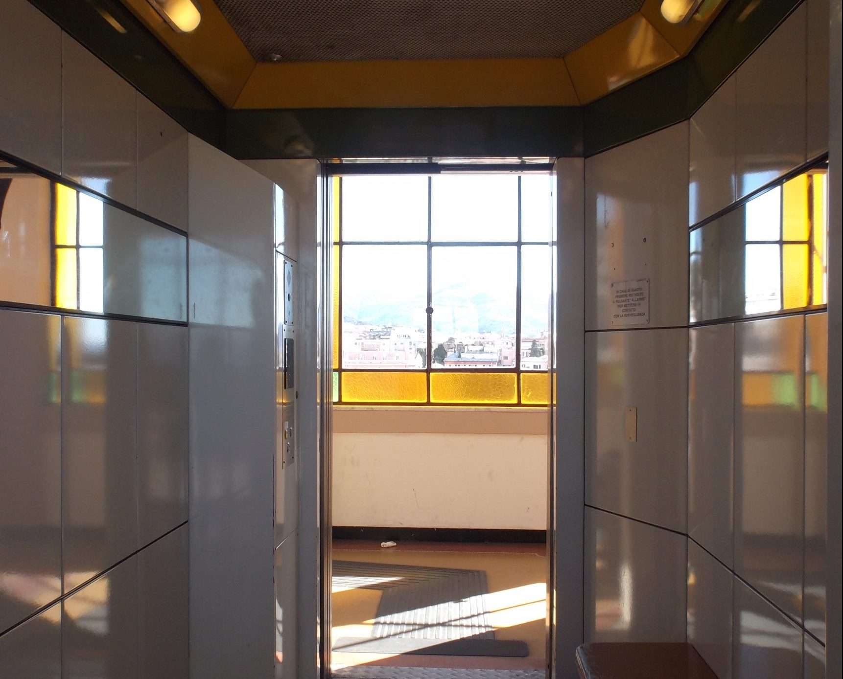 Cabina 2 ascensore Castelletto Levante prima dell’intervento – foto 2