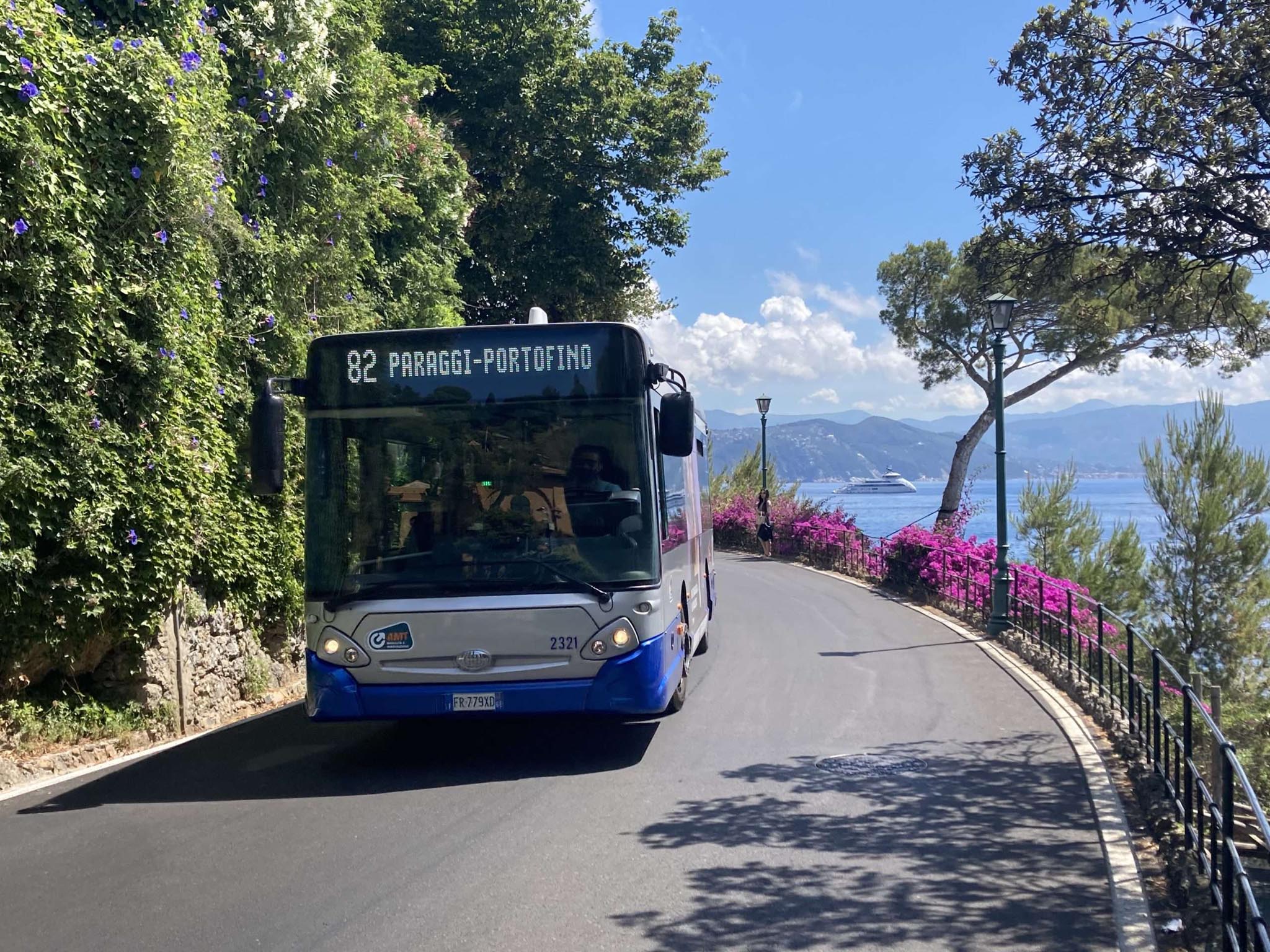La linea 82 che porta a Portofino