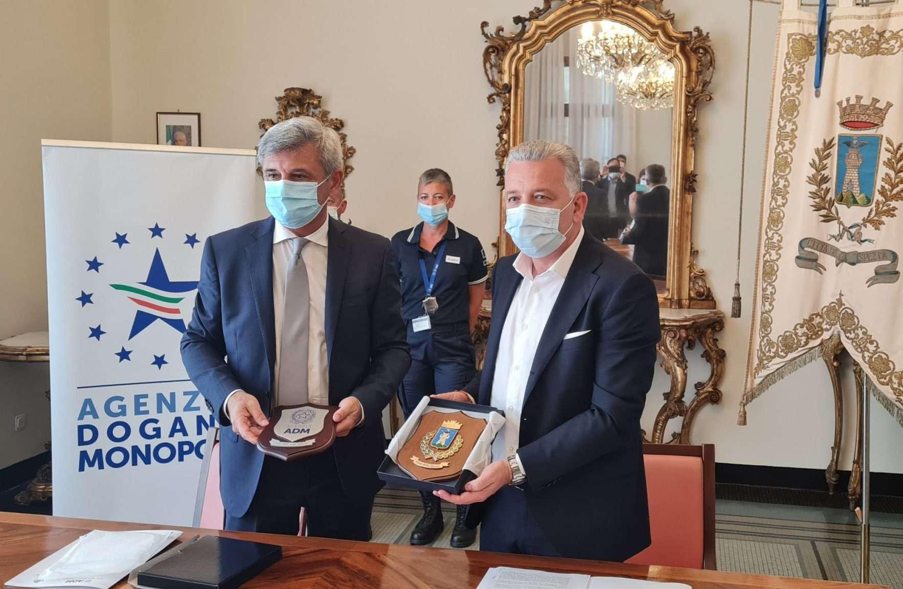 comune spezia agenzie dogane e monopoli intesa contraffazione