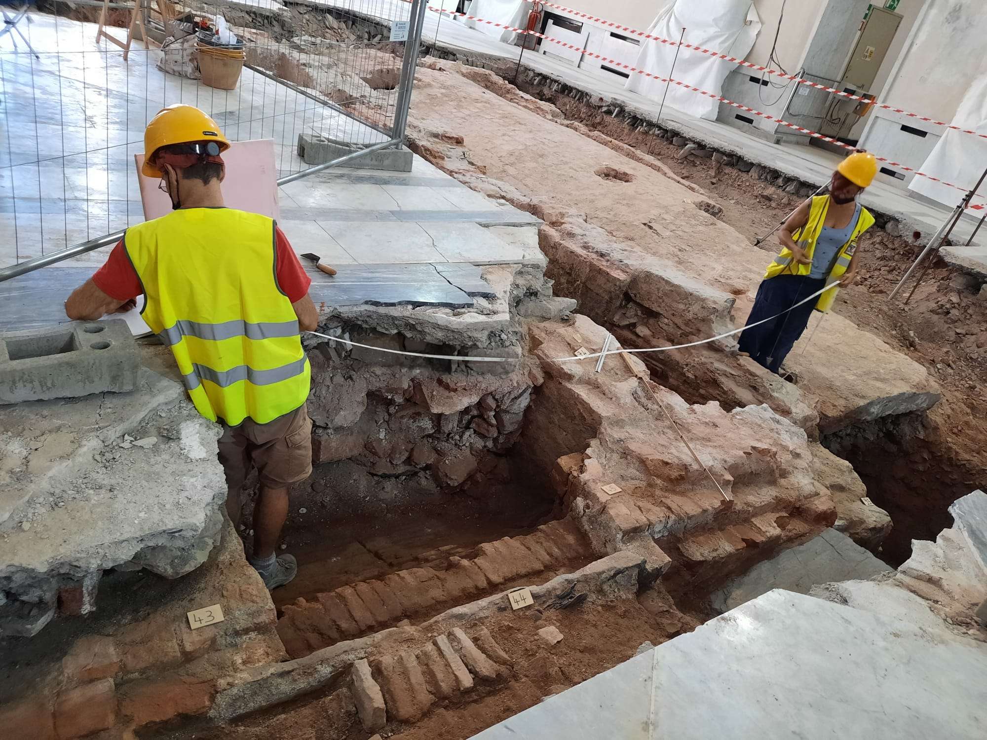 scavi loggia banchi