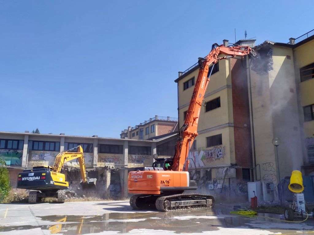 demolizione scuola poggi