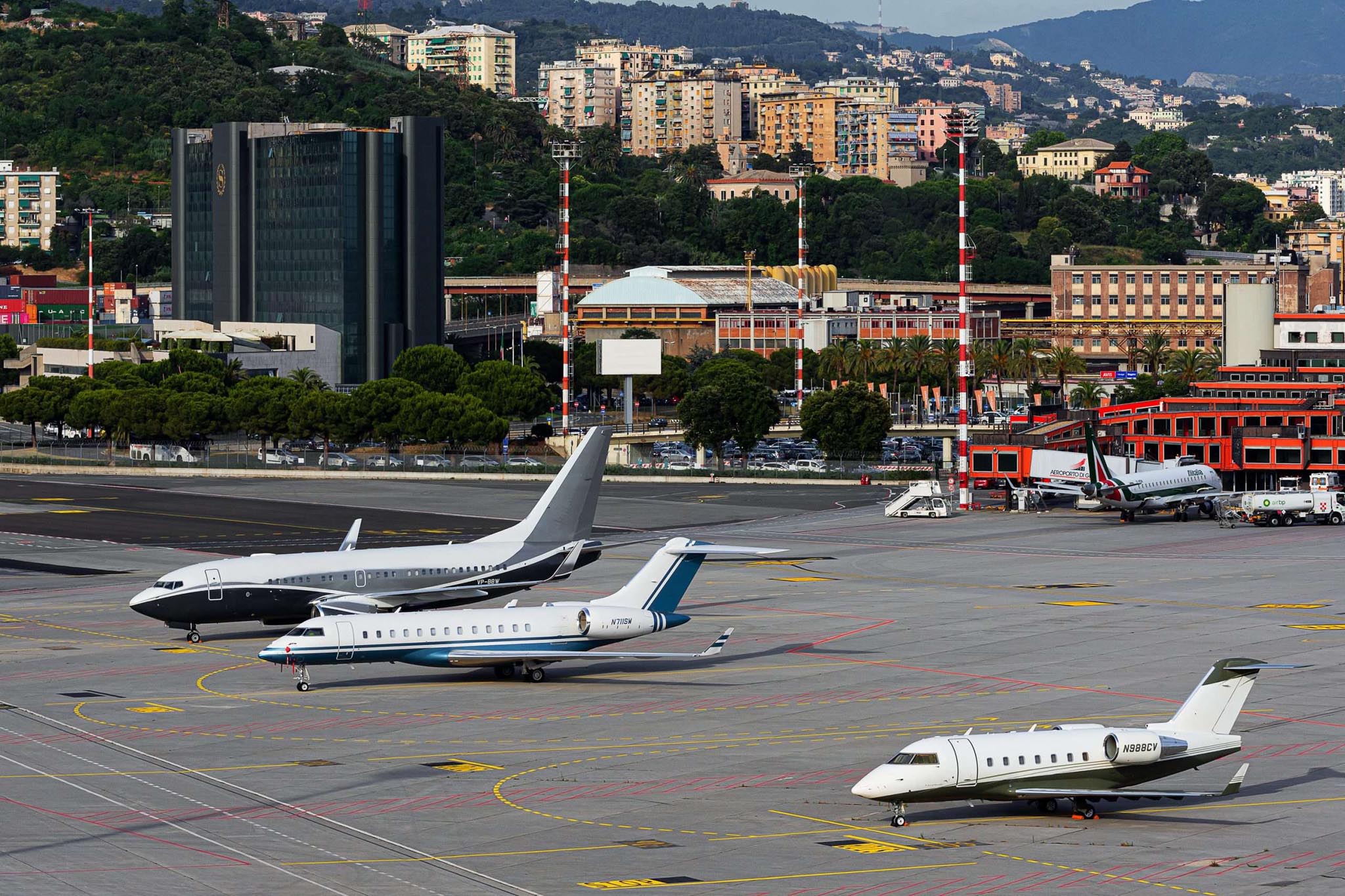 Aerei aviazione privata su piazzale – Foto di Roberto Gorini, Gruppo GOA…
