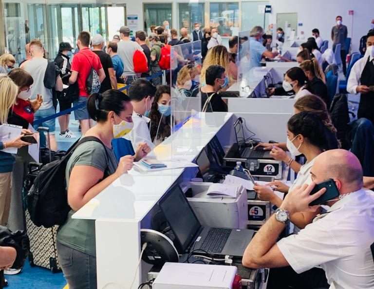 terminal crociere turisti imbarco sbarco lavoro