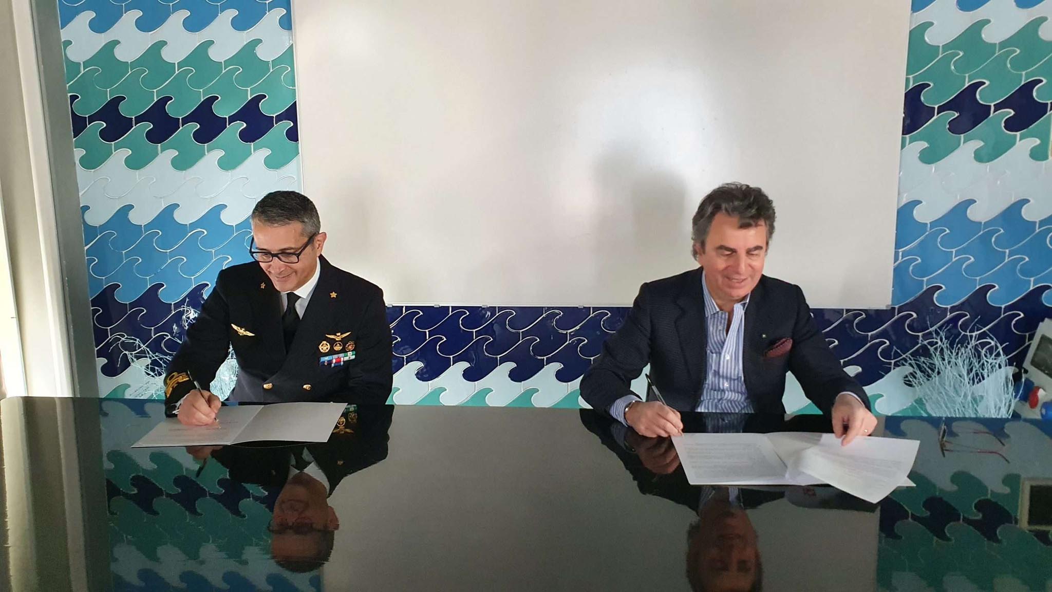 Firma protollo intesa Guardia costiera-Acquario di Genova_100846
