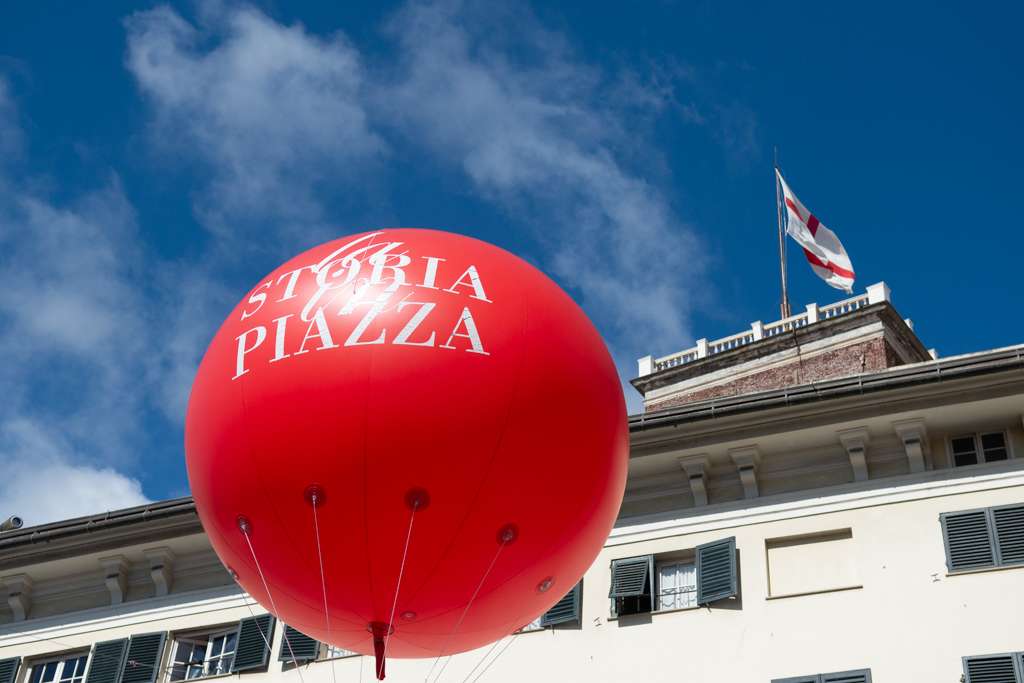 la storia in piazza