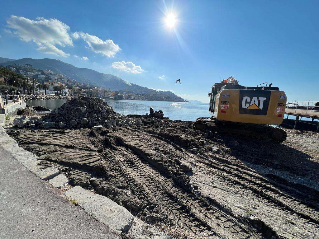 rapallo lavori spiaggia