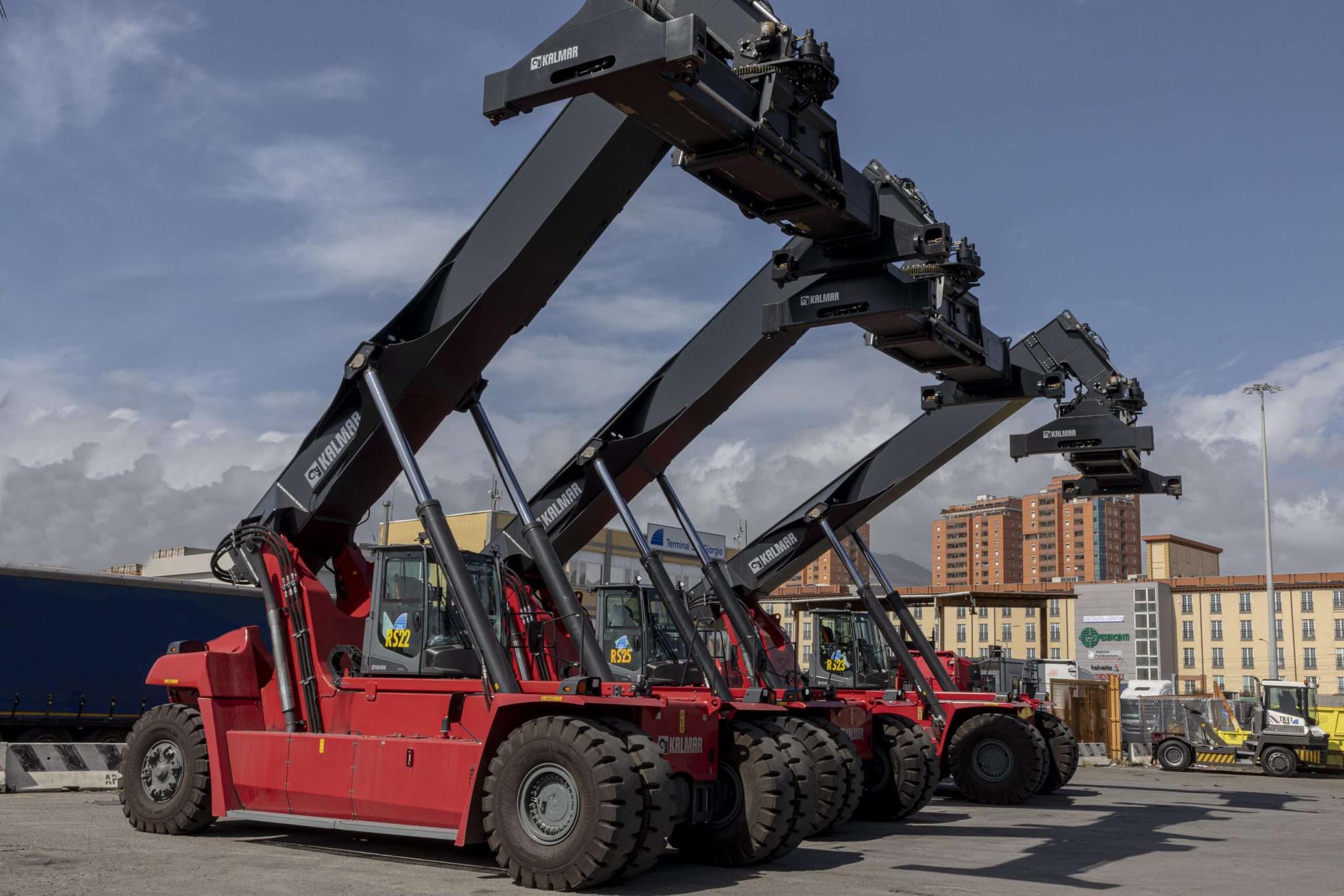 Reack stackers terminal san giorgio