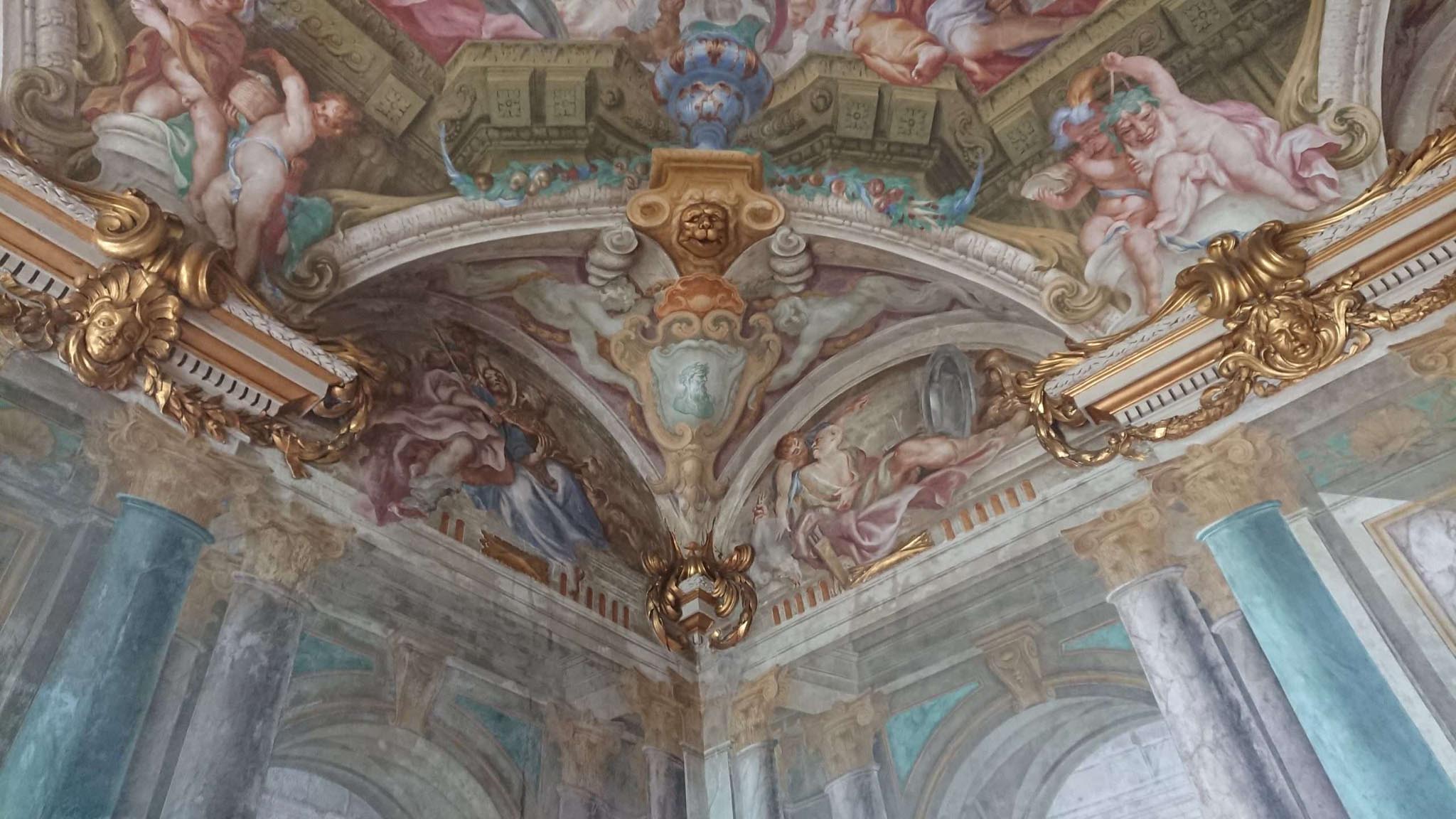 sala soffitto palazzo rosso
