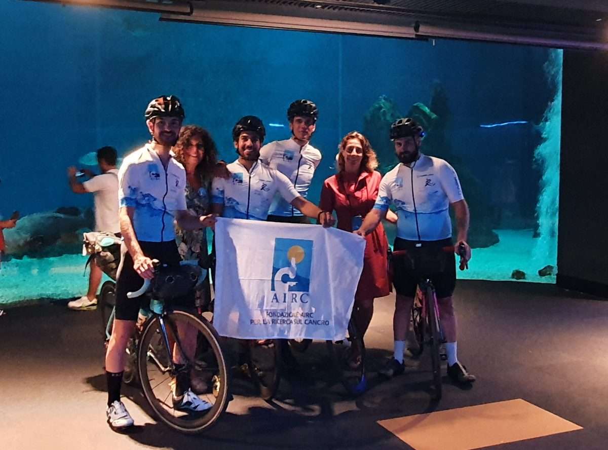 Acquario di Genova partenza Pedalando per la ricerca