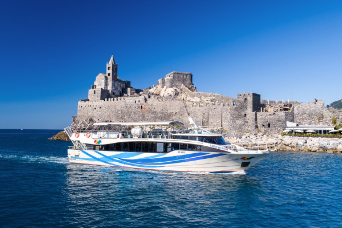 cinque terre ferries