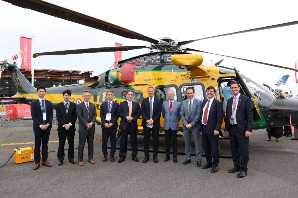 Mitsui Bussan AW169 signing leonardo