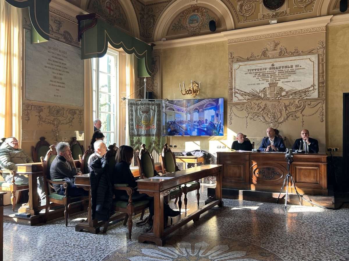 Cantero incontro a Palazzo Bianco