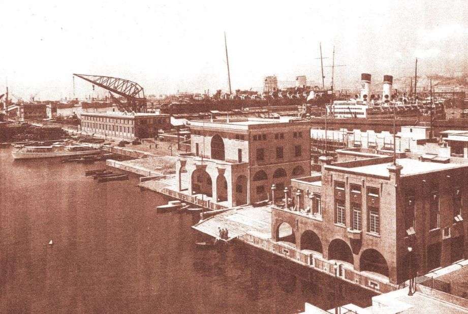 Società Canottieri Elpis 1902 e Rowing club Genovese 1890 prima dei bombardamenti nel Porticciolo Duca degli Abruzzi (002)
