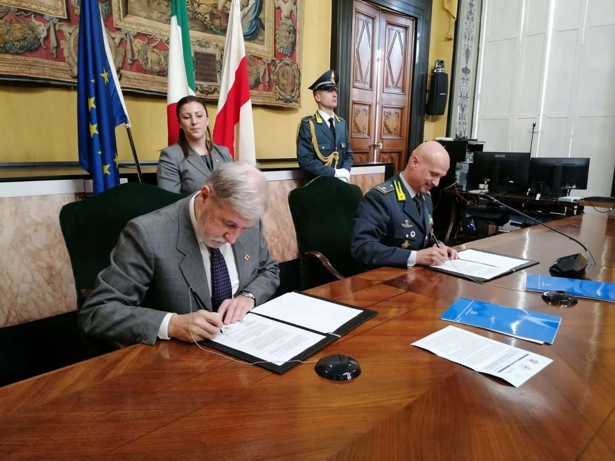 Firma Protocollo d’intesa Comune, Città Metropolitana, GdF 02