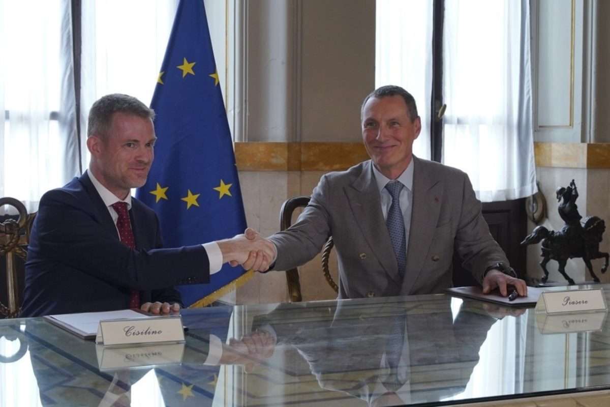 Nella foto: Claudio Cisilino, EVP Operations, Corporate Strategy and Innovation Fincantieri Mauro Piasere, Chief Operating Officer Robotics and Industrialized Solutions Saipem