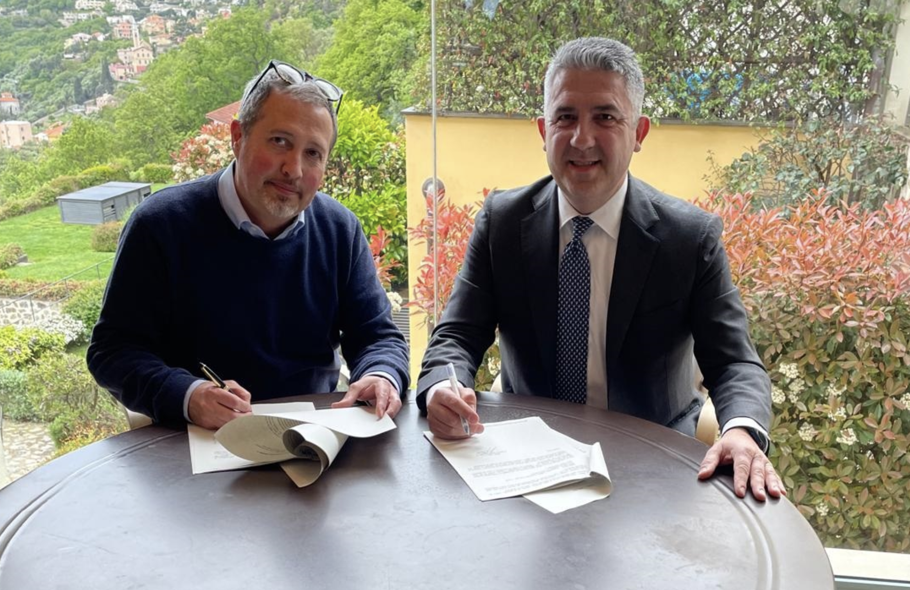Firma Bper Federalberghi savona. Pierluigi Zanti, Andrea Valle