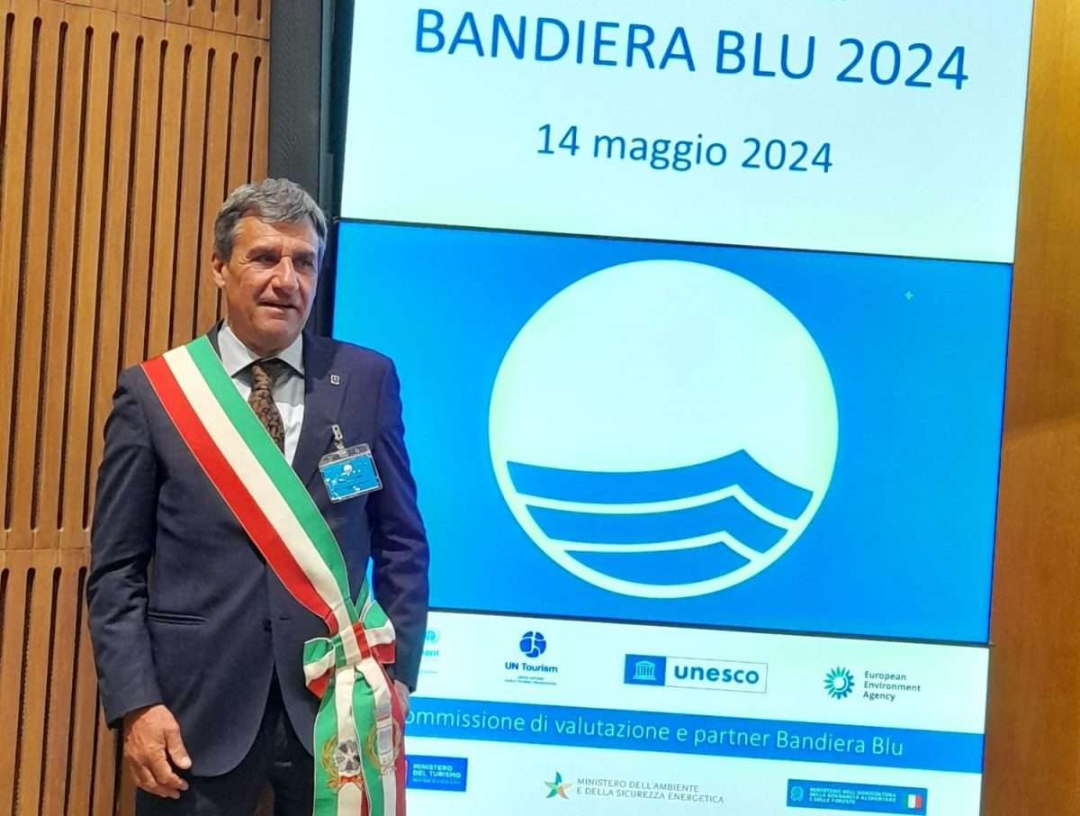 bandiera blu laigurglia blu giorgio manfredi