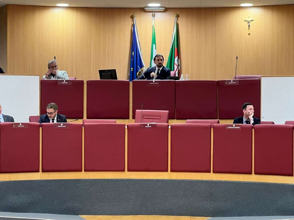consiglio regionale senza toti
